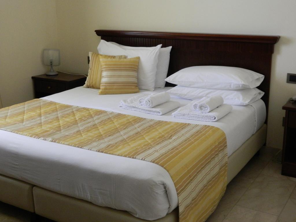 Hotel Le Palme Gioia Tauro Kültér fotó